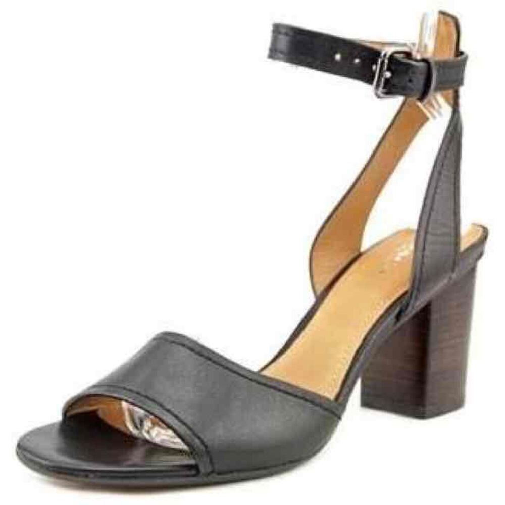 Coach Pipher Sandal in black, brand new!